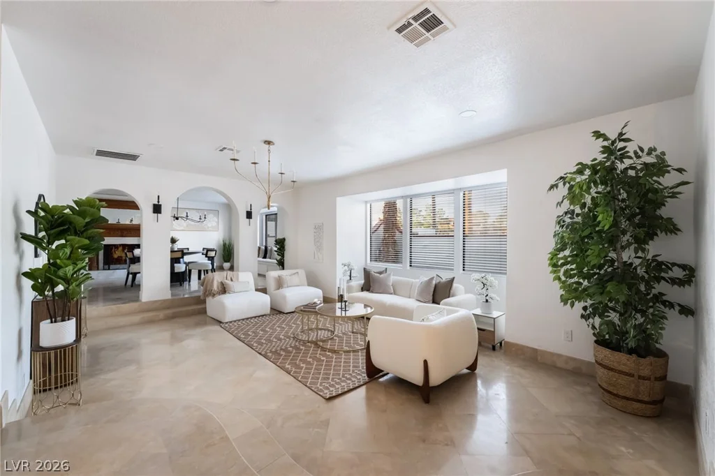 6465 Edna, Las Vegas, NV 89146