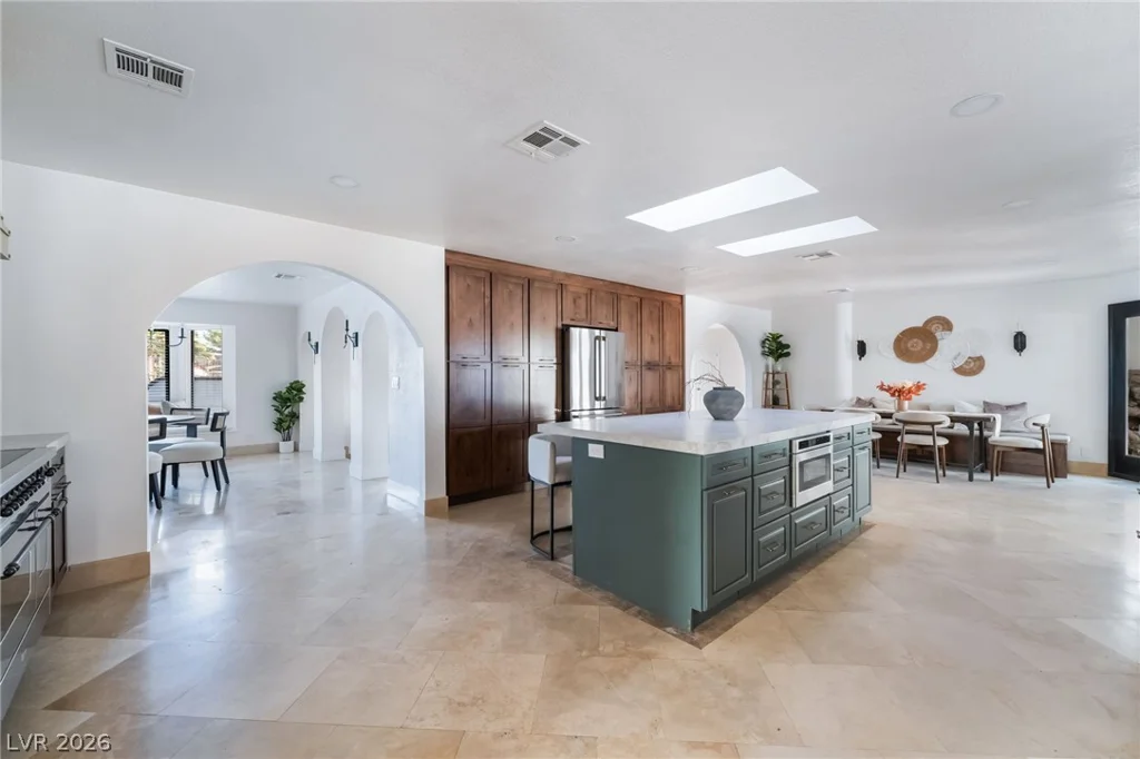6465 Edna, Las Vegas, NV 89146