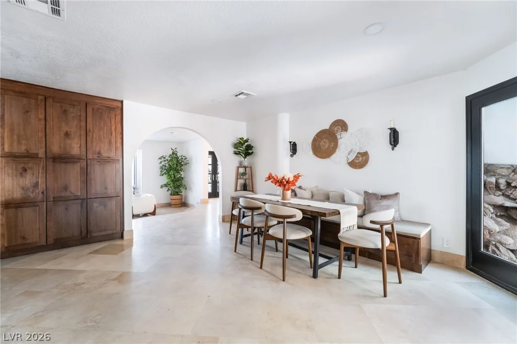 6465 Edna, Las Vegas, NV 89146