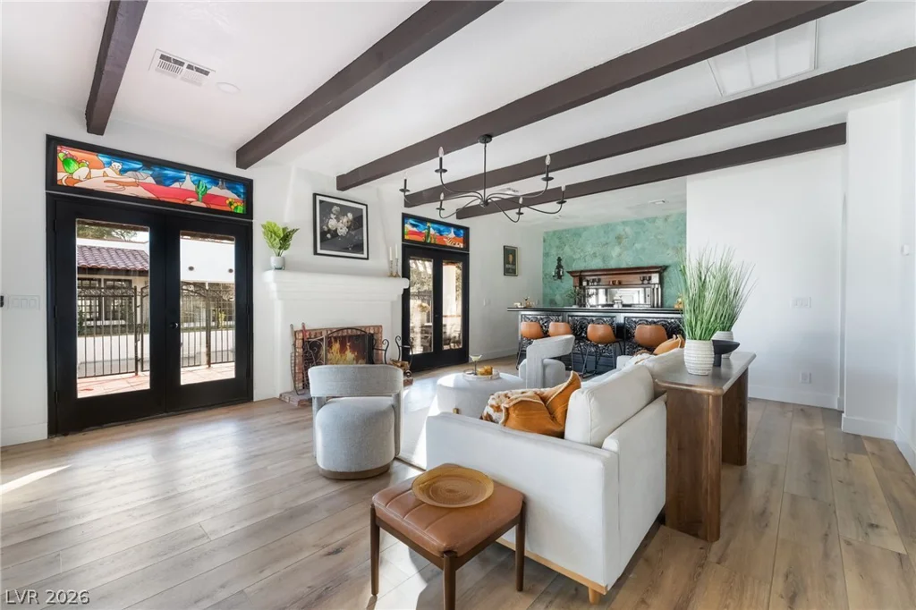 6465 Edna, Las Vegas, NV 89146
