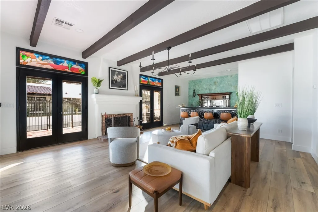 6465 Edna, Las Vegas, NV 89146