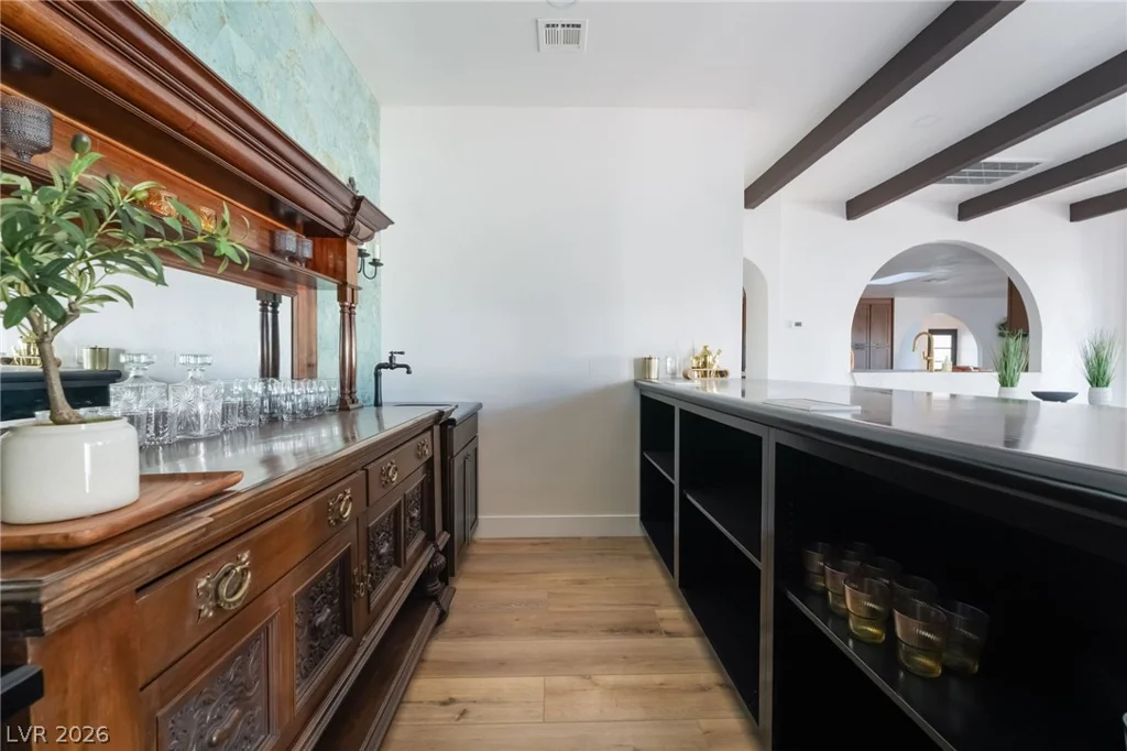 6465 Edna, Las Vegas, NV 89146