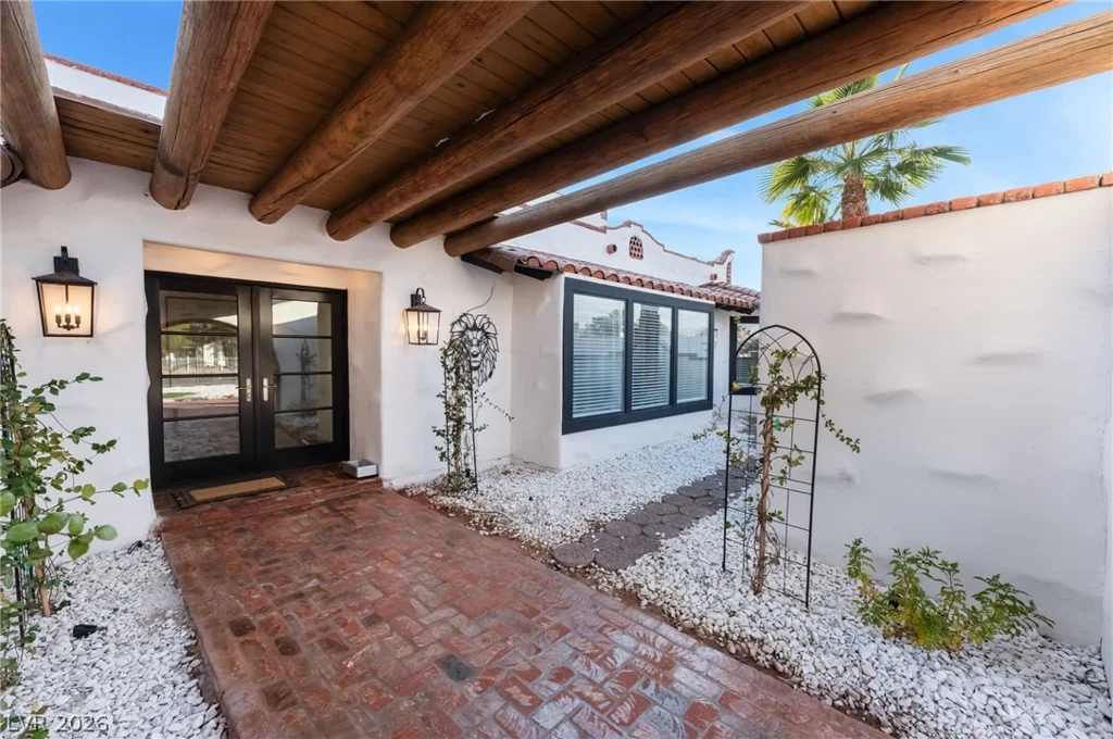6465 Edna, Las Vegas, NV 89146