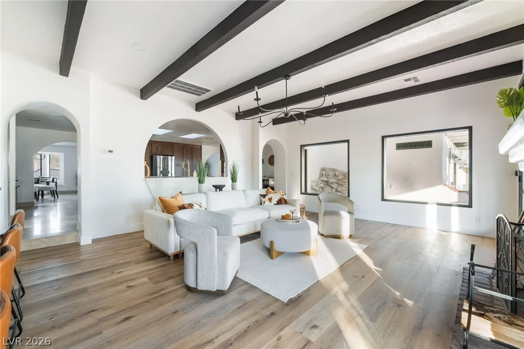 6465 Edna, Las Vegas, NV 89146