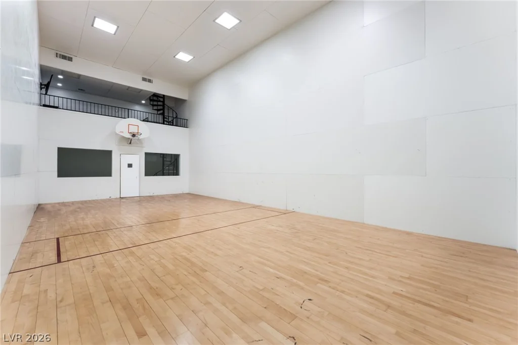 6465 Edna, Las Vegas, NV 89146