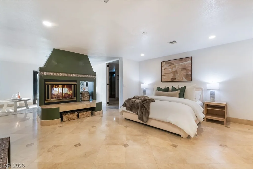 6465 Edna, Las Vegas, NV 89146