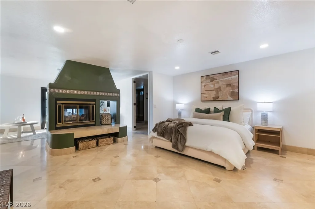 6465 Edna, Las Vegas, NV 89146