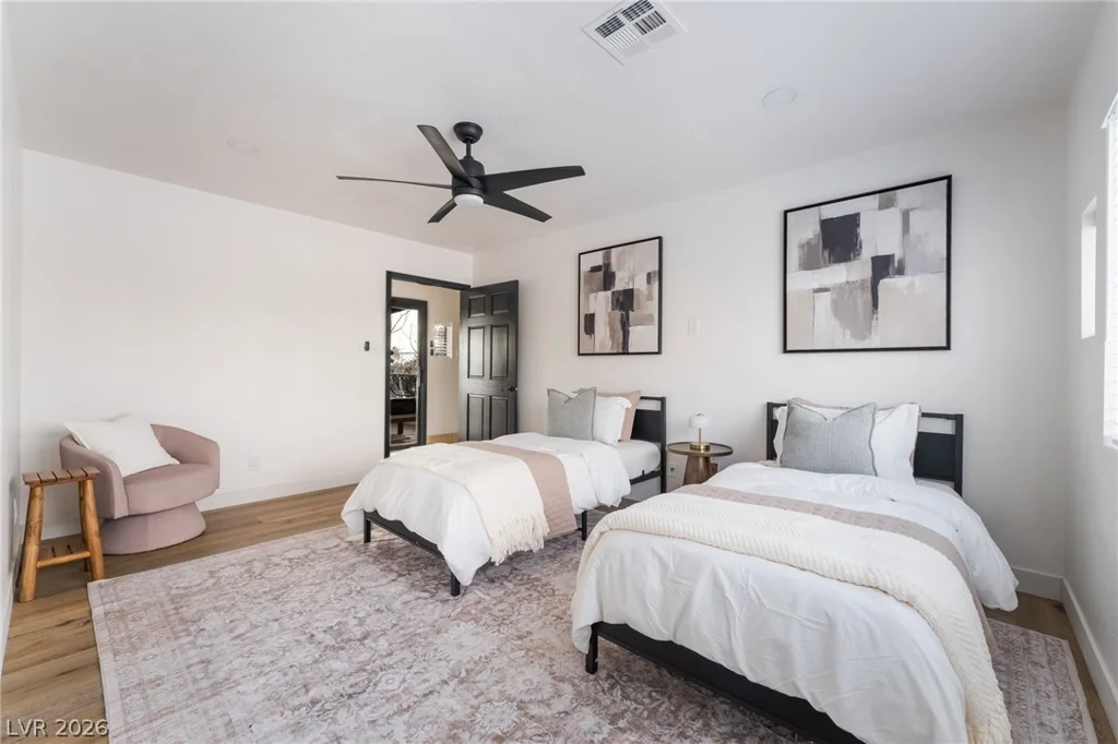 6465 Edna, Las Vegas, NV 89146