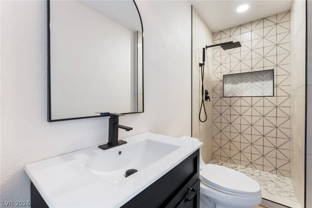 6465 Edna, Las Vegas, NV 89146