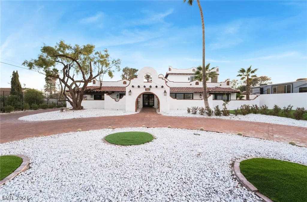 6465 Edna, Las Vegas, NV 89146