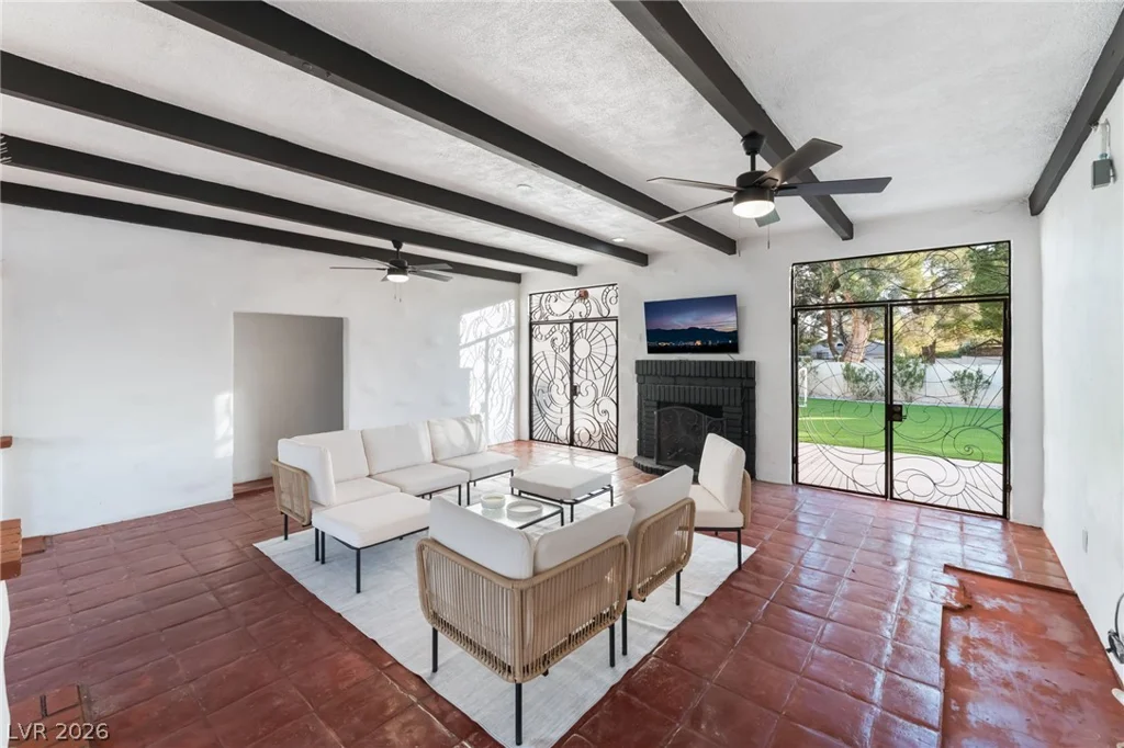 6465 Edna, Las Vegas, NV 89146