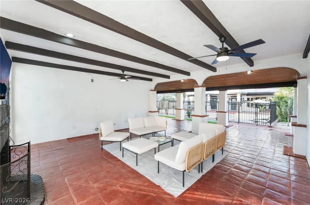 6465 Edna, Las Vegas, NV 89146