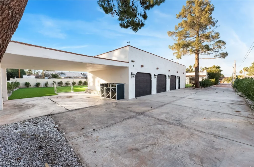 6465 Edna, Las Vegas, NV 89146