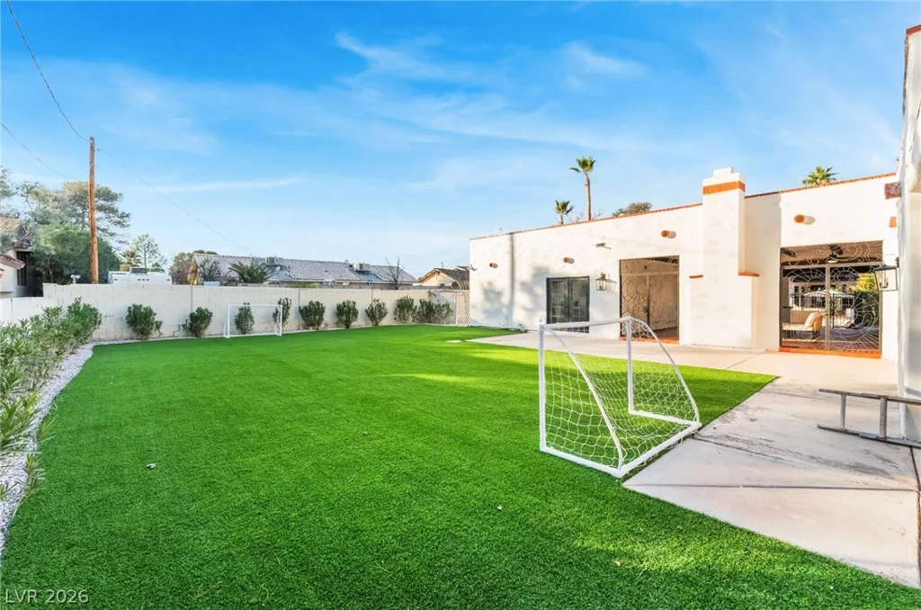 6465 Edna, Las Vegas, NV 89146