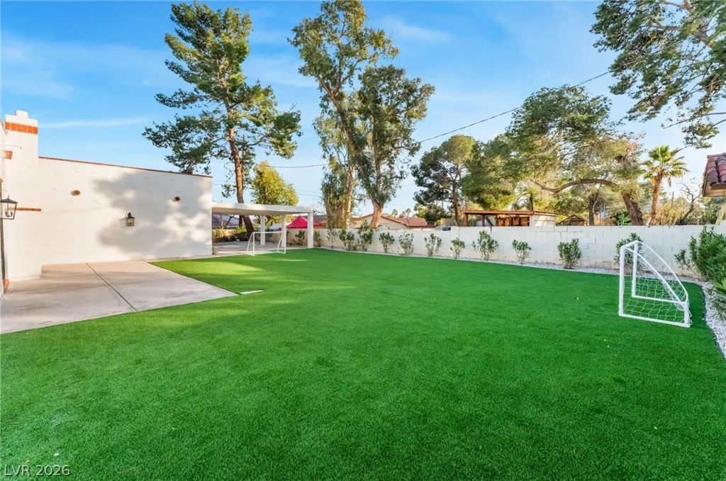 6465 Edna, Las Vegas, NV 89146