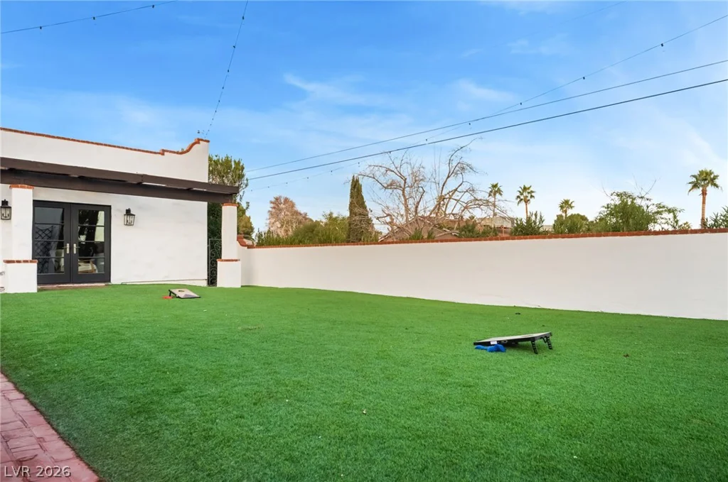 6465 Edna, Las Vegas, NV 89146