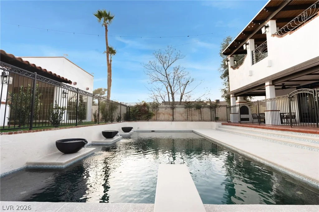6465 Edna, Las Vegas, NV 89146