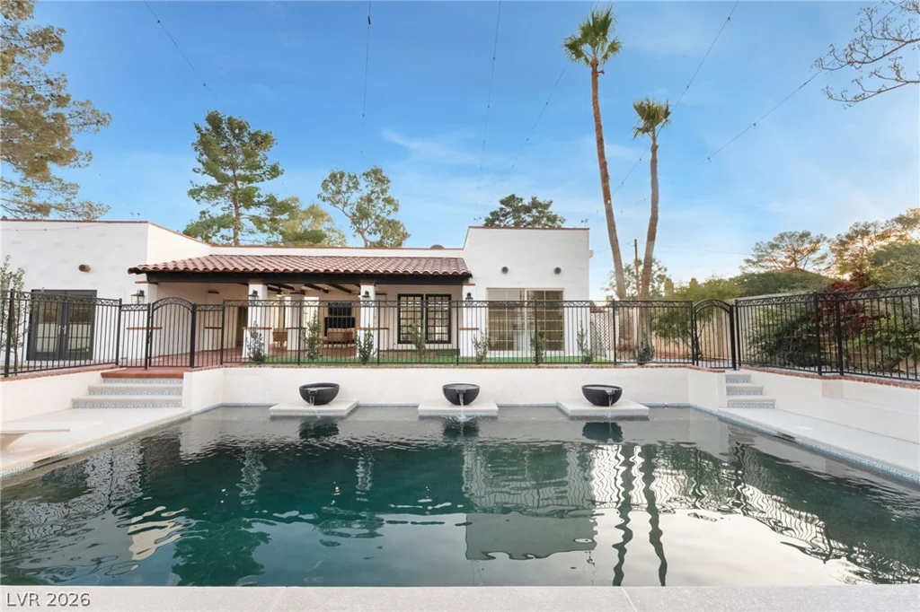 6465 Edna, Las Vegas, NV 89146