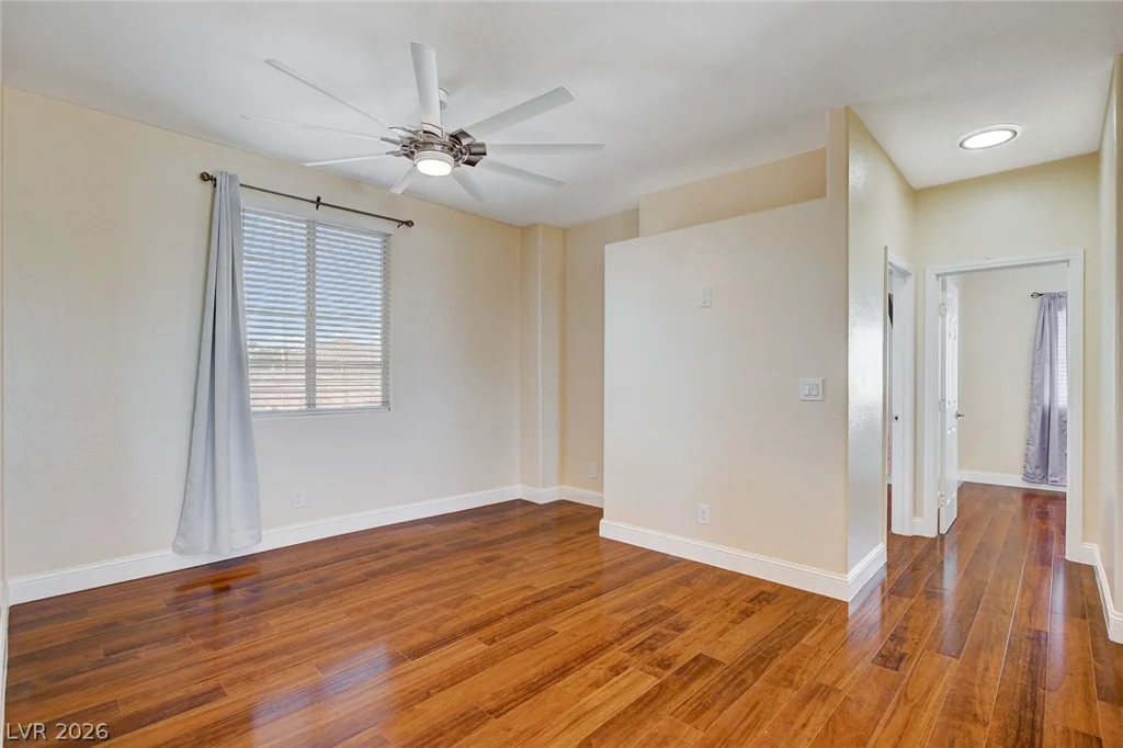 9083 Iron Crow, Las Vegas, NV 89147