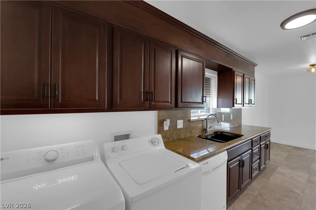 193 Greenbriar Townhouse, Las Vegas, NV 89121