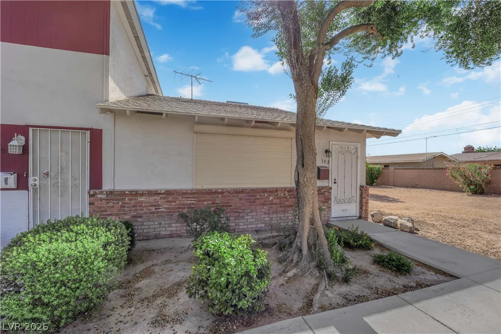 193 Greenbriar Townhouse, Las Vegas, NV 89121