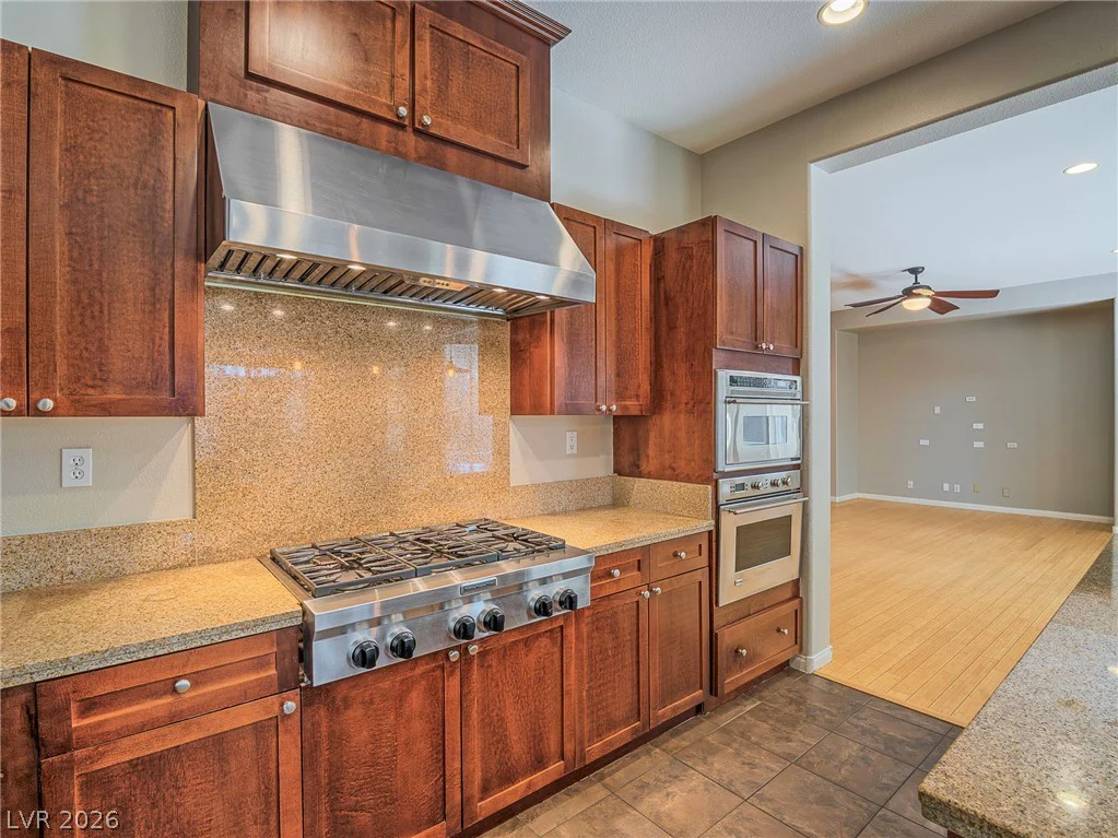 3009 Guillemot, North Las Vegas, NV 89084
