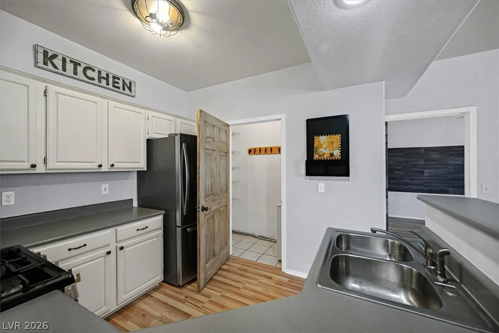 8555 Russell, Las Vegas, NV 89113
