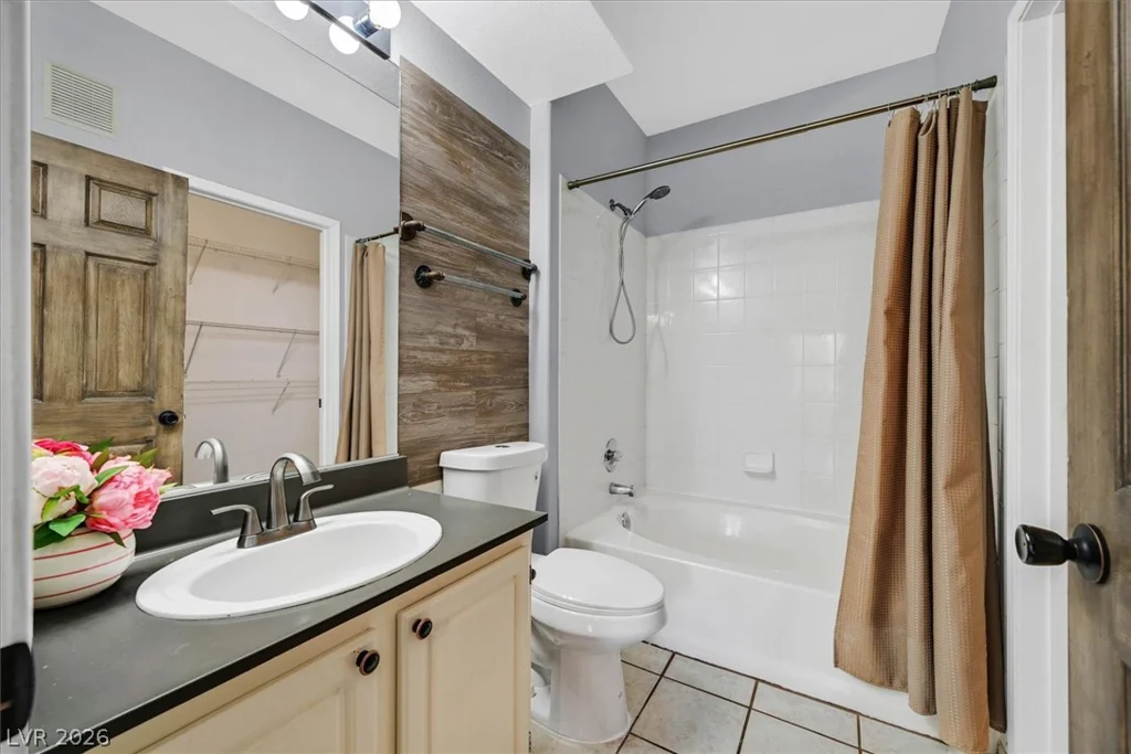 8555 Russell, Las Vegas, NV 89113