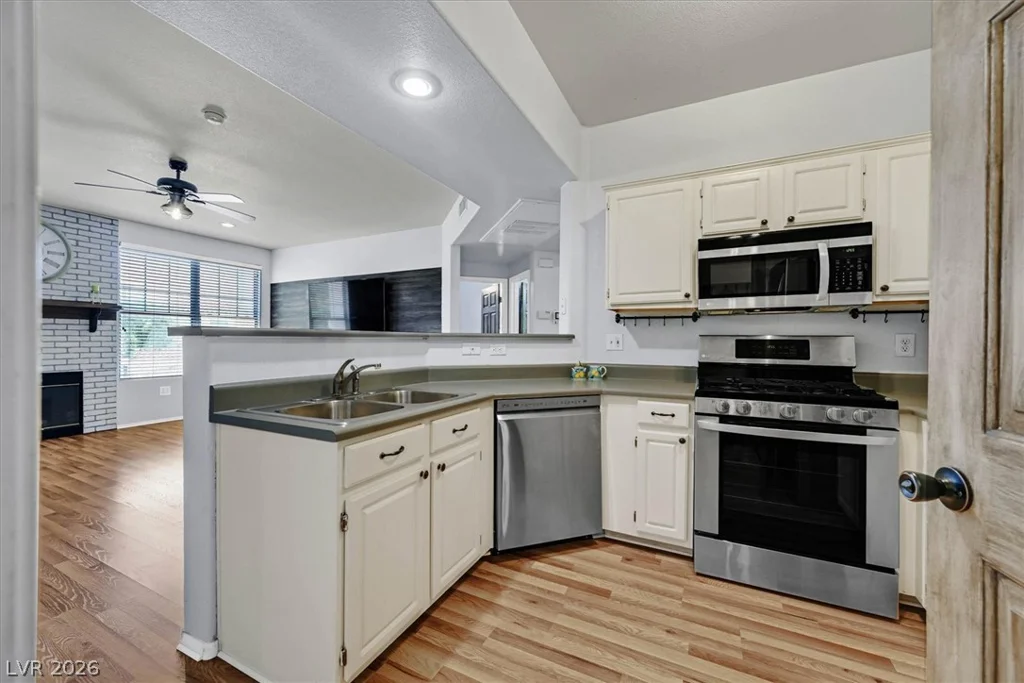 8555 Russell, Las Vegas, NV 89113