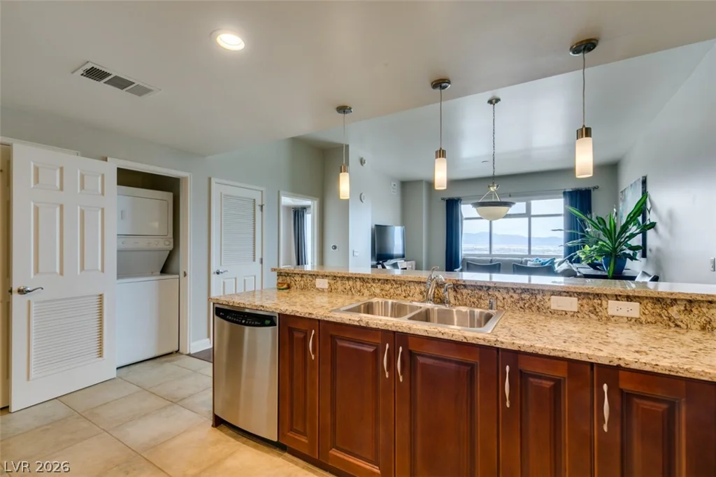 150 Las Vegas, Las Vegas, NV 89101