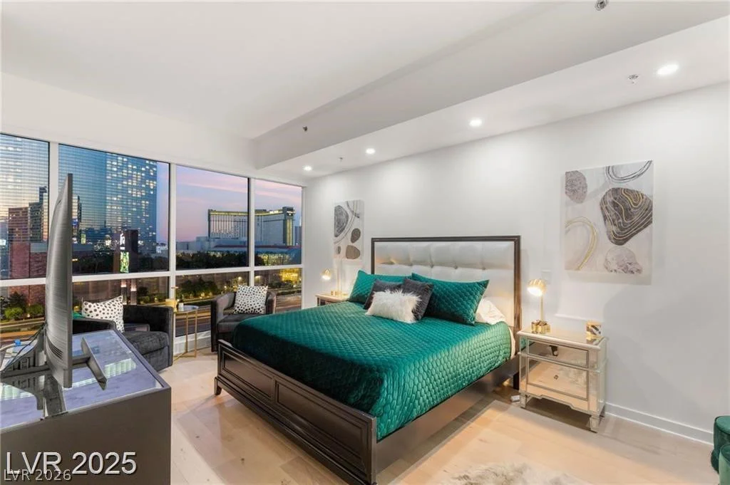 4525 Dean Martin, Las Vegas, NV 89103