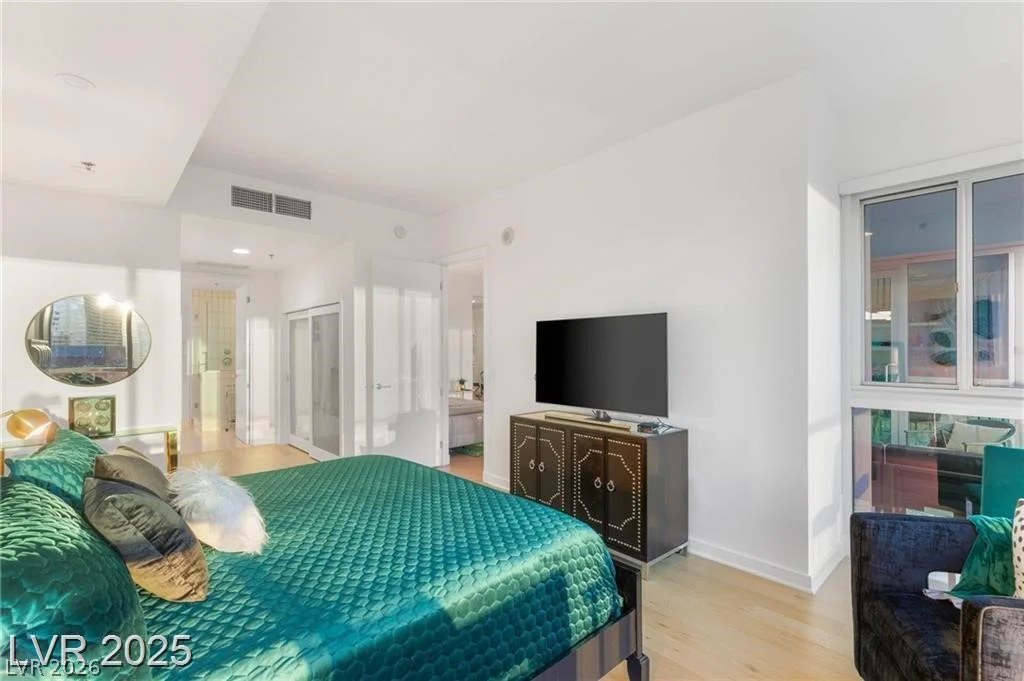 4525 Dean Martin, Las Vegas, NV 89103