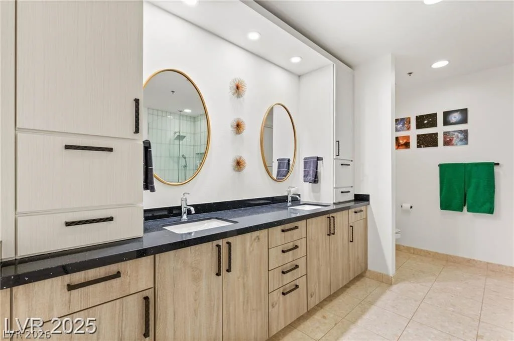4525 Dean Martin, Las Vegas, NV 89103