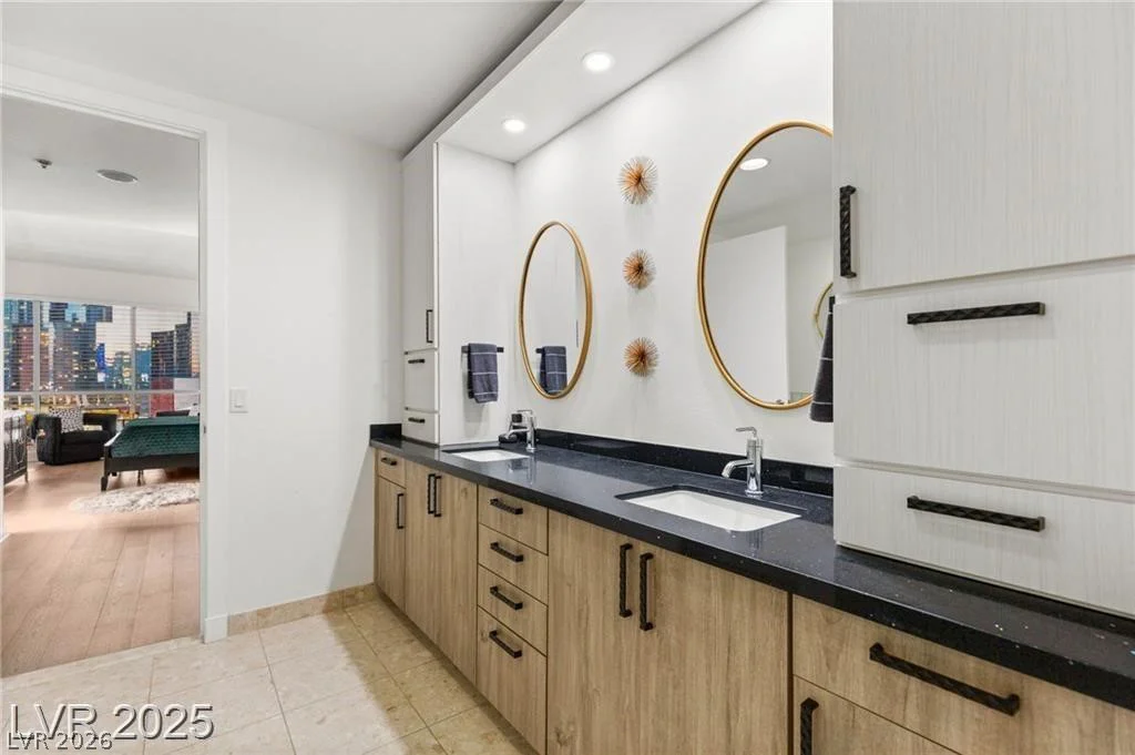 4525 Dean Martin, Las Vegas, NV 89103