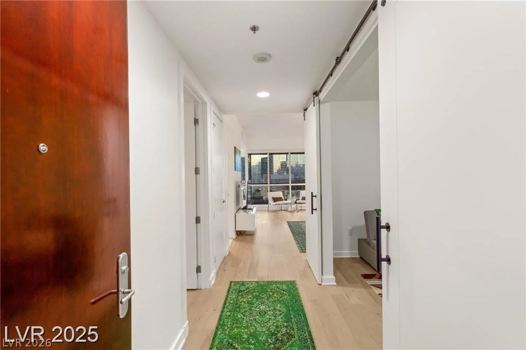 4525 Dean Martin, Las Vegas, NV 89103