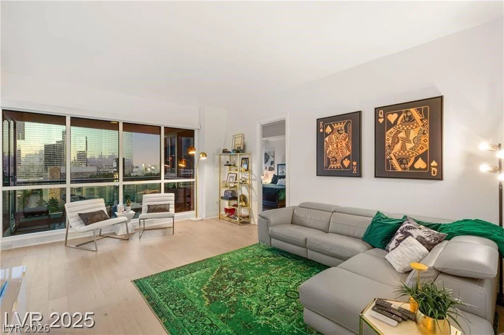 4525 Dean Martin, Las Vegas, NV 89103