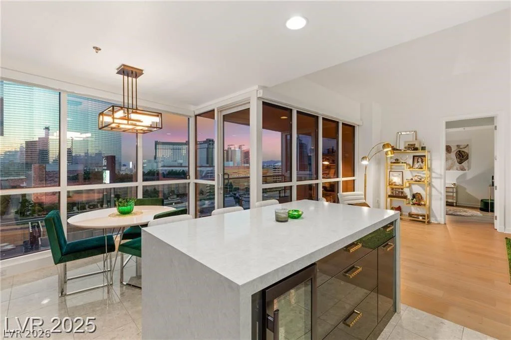 4525 Dean Martin, Las Vegas, NV 89103