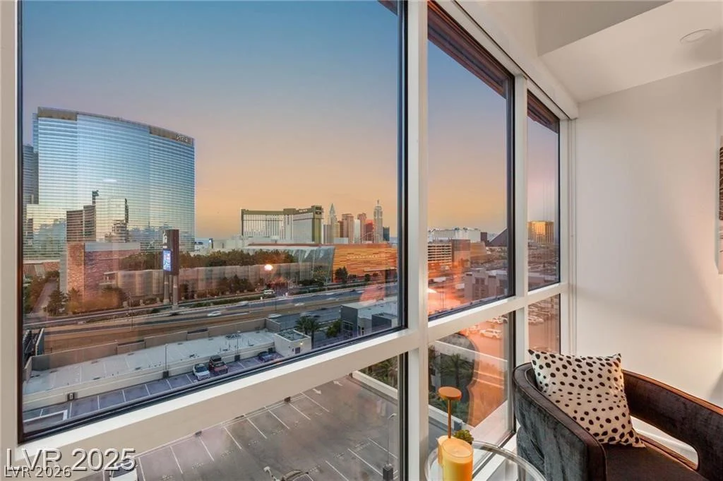 4525 Dean Martin, Las Vegas, NV 89103