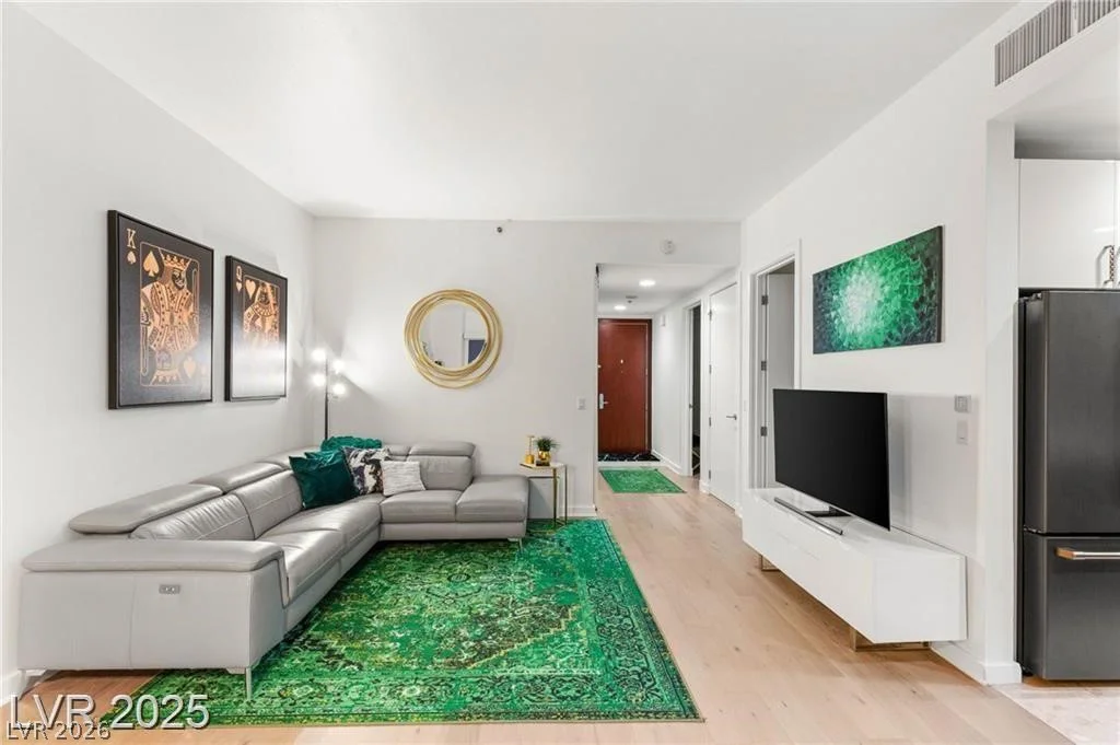 4525 Dean Martin, Las Vegas, NV 89103