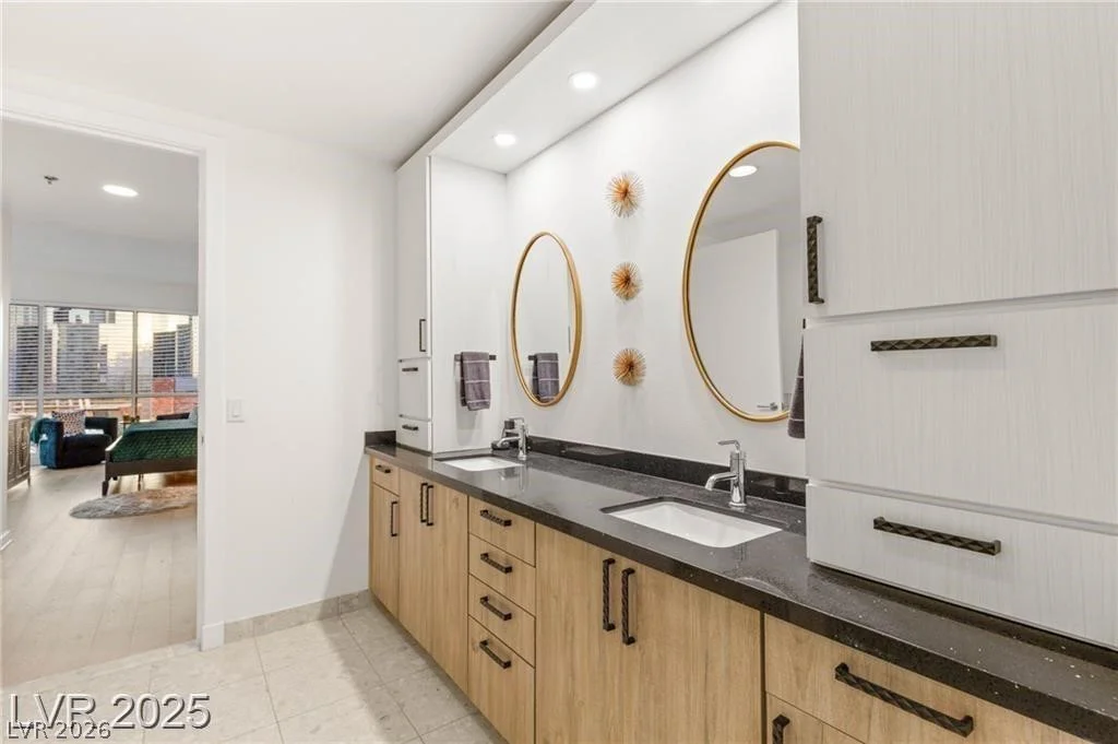 4525 Dean Martin, Las Vegas, NV 89103