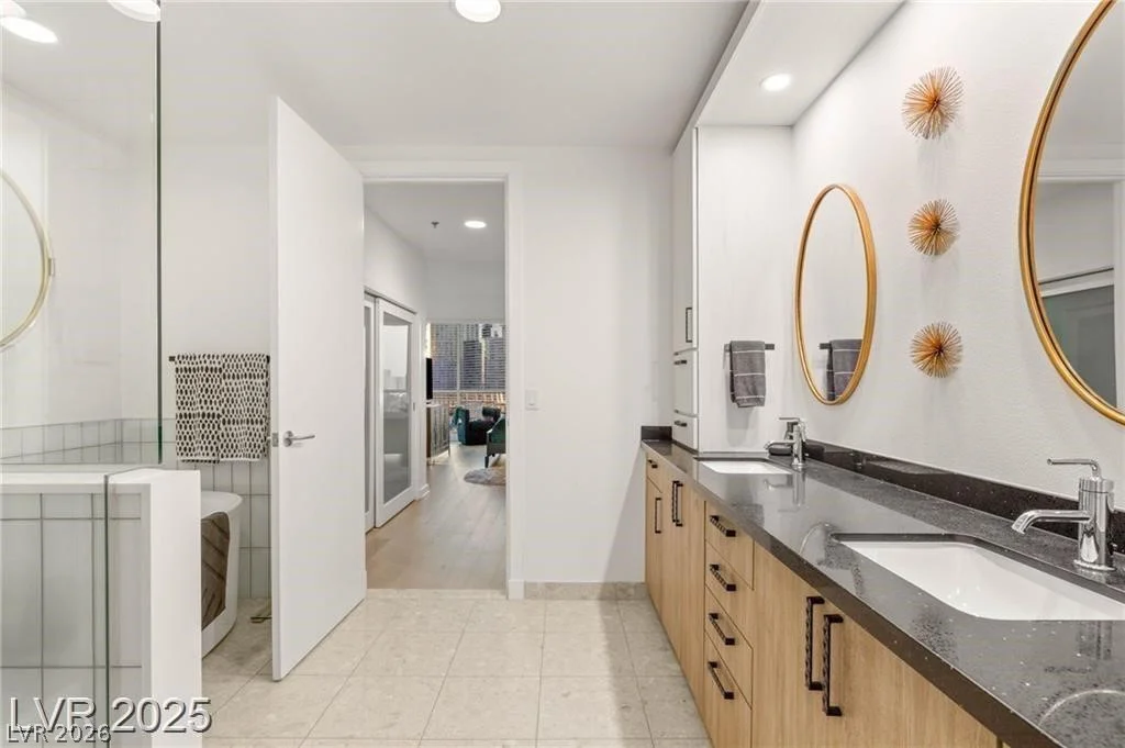 4525 Dean Martin, Las Vegas, NV 89103