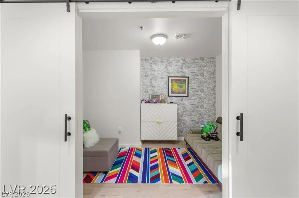 4525 Dean Martin, Las Vegas, NV 89103