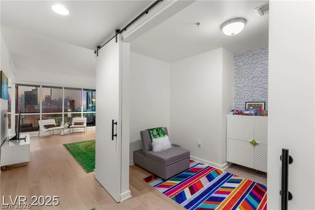 4525 Dean Martin, Las Vegas, NV 89103