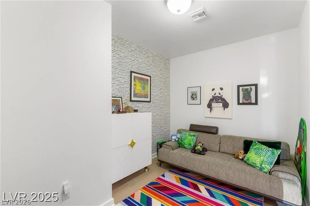 4525 Dean Martin, Las Vegas, NV 89103