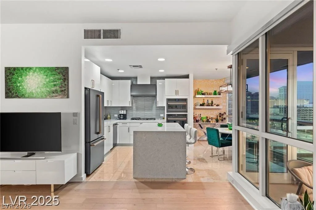 4525 Dean Martin, Las Vegas, NV 89103