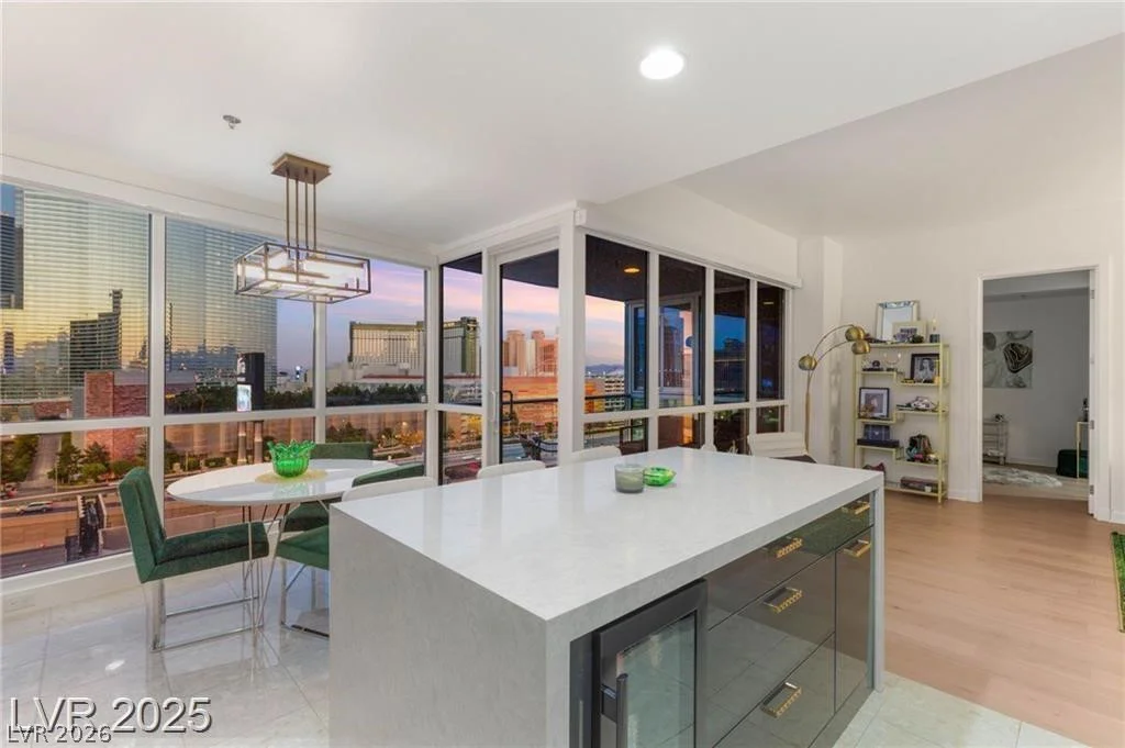 4525 Dean Martin, Las Vegas, NV 89103