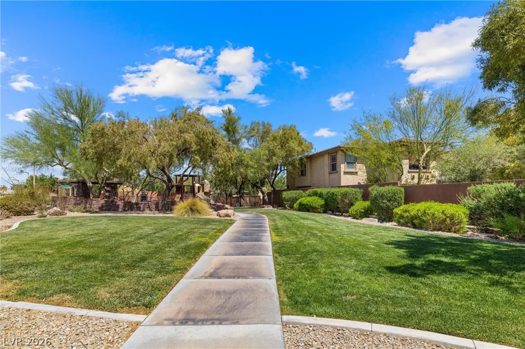 10420 Mystic Pine, Las Vegas, NV 89135