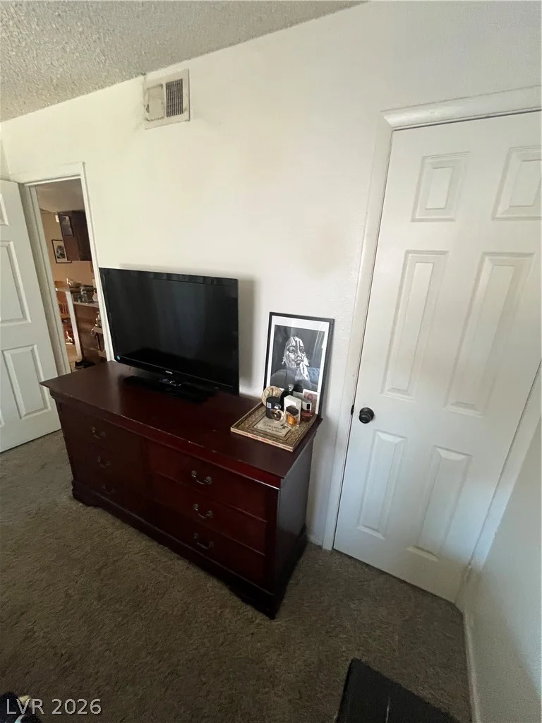 2480 Old Forge, Las Vegas, NV 89121