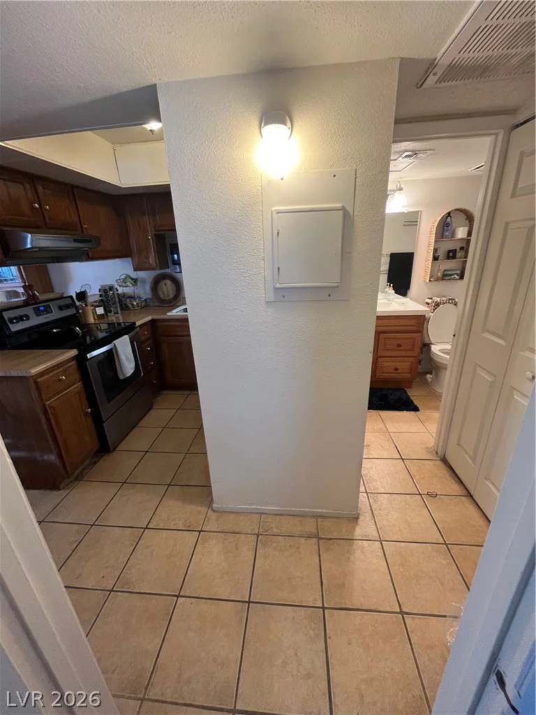 2480 Old Forge, Las Vegas, NV 89121