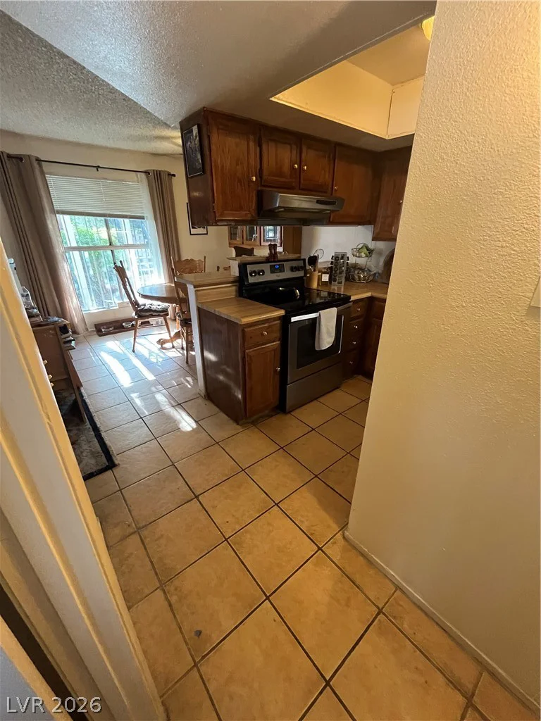 2480 Old Forge, Las Vegas, NV 89121
